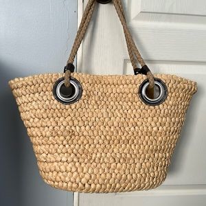 Straw weave beach tote
